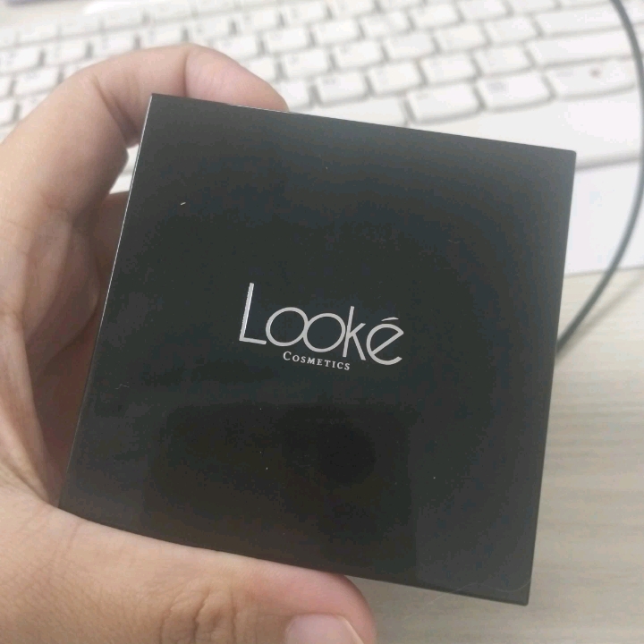 Holy Perfecting Pressed Powder - Maia imgfdn-62bd757c-cbf5-4c3f-a8e8-8dbcfb394de4