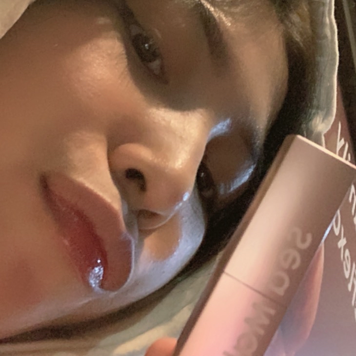 Gleam Luster Tinted Lip Balm - Luna imgfdn-3124685f-e3a0-43e5-9ef9-e5a2c39eb23b