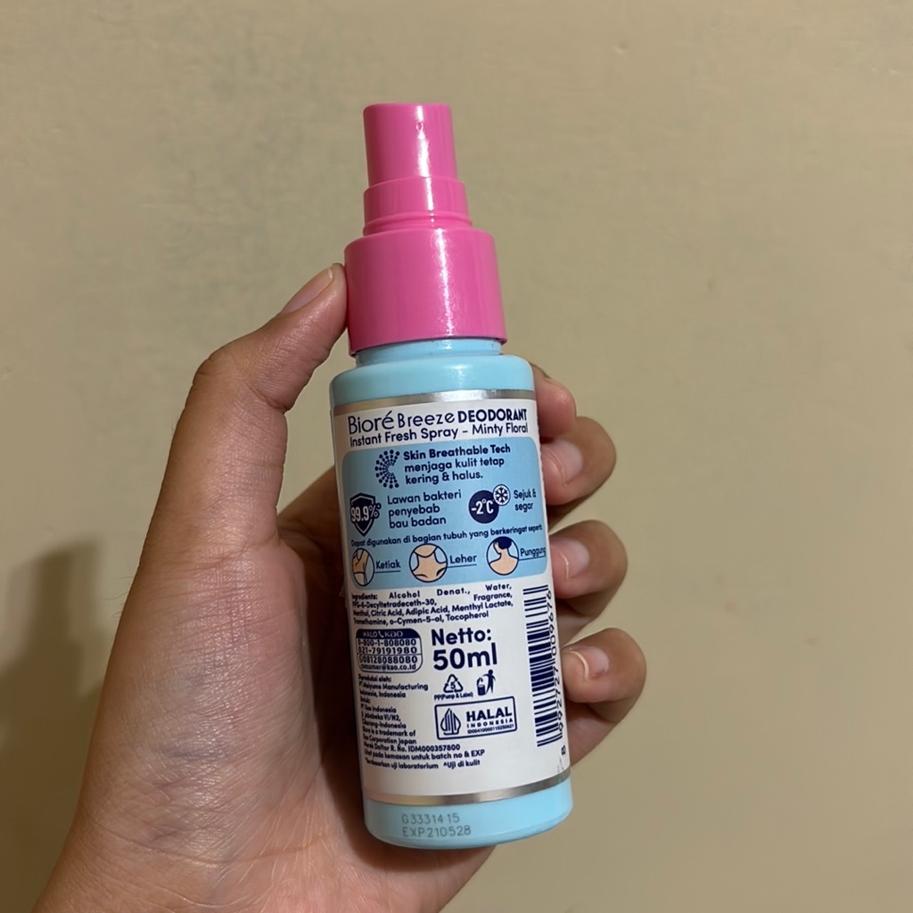 Breeze Deodorant Spray - Minty Floral imgfdn-a74888db-6387-44b3-aca1-676cfb589a47