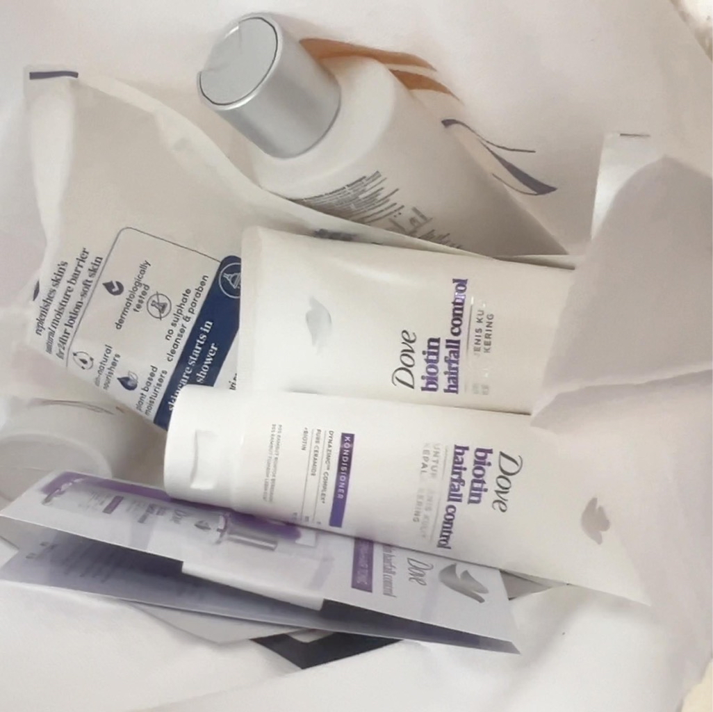 Hyaluron Hairfall Control Shampoo imgfdn-f748ddf5-938c-498a-bd01-182c7c8e423c