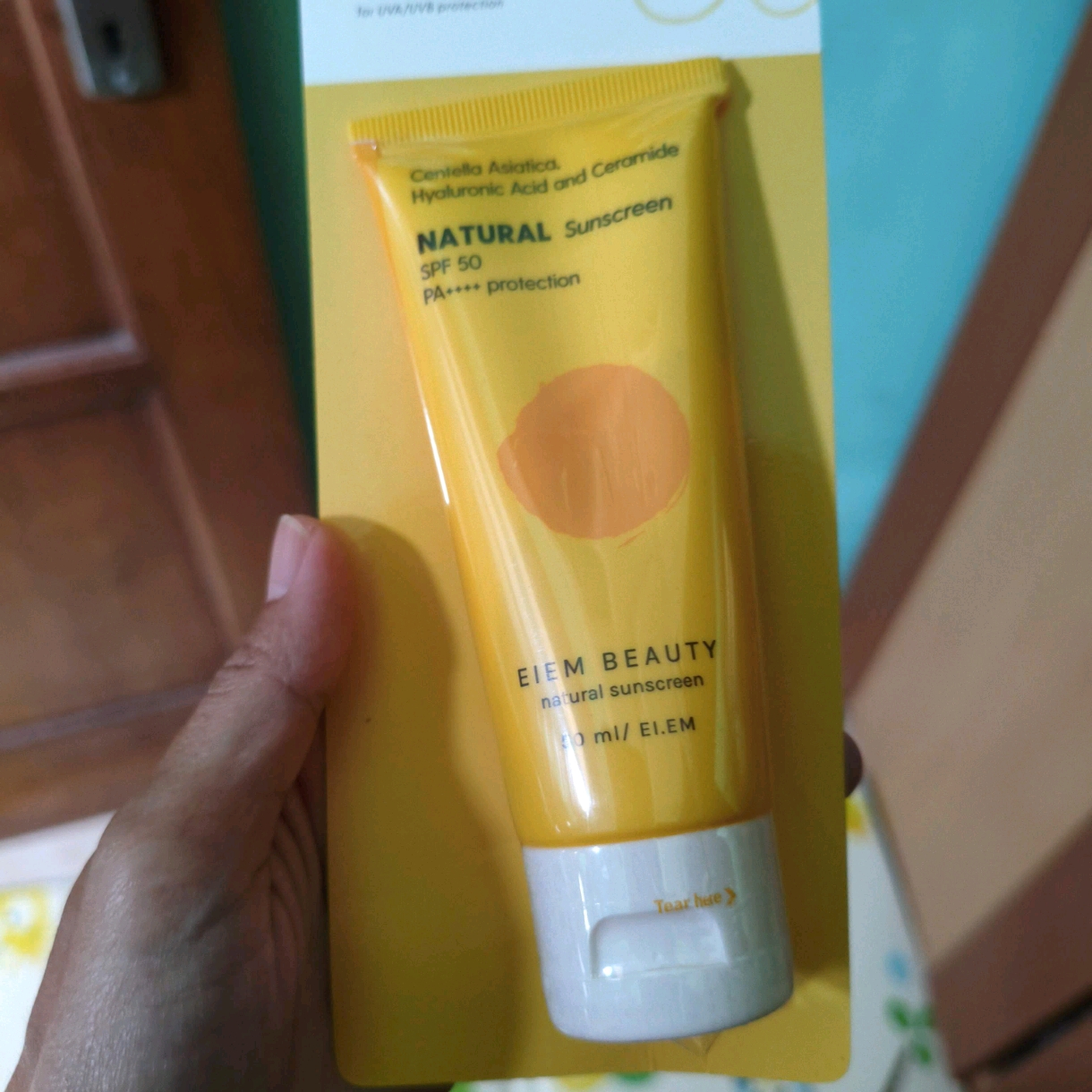 Natural Hybrid Sunscreen imgfdn-fe07aa47-7f88-44b4-96e4-eed01272dbc5