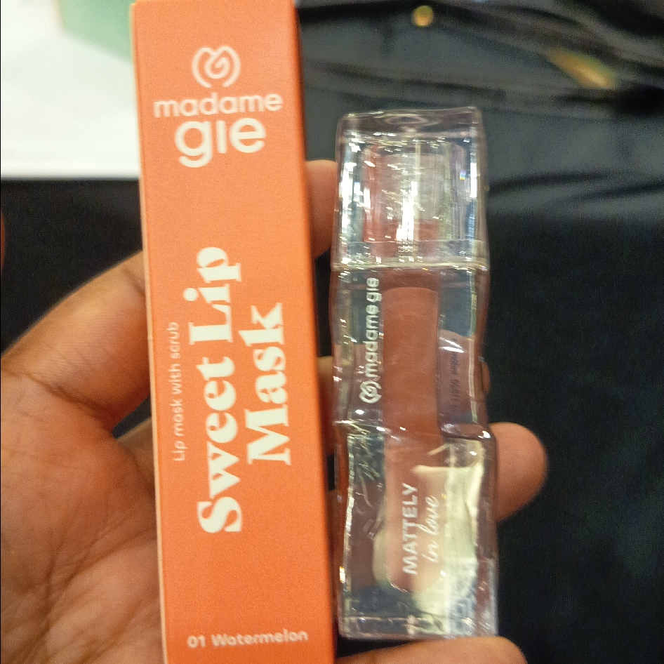 Sweet Lip Mask imgfdn-1952508d-cd47-41f0-bcf2-653a7316f719