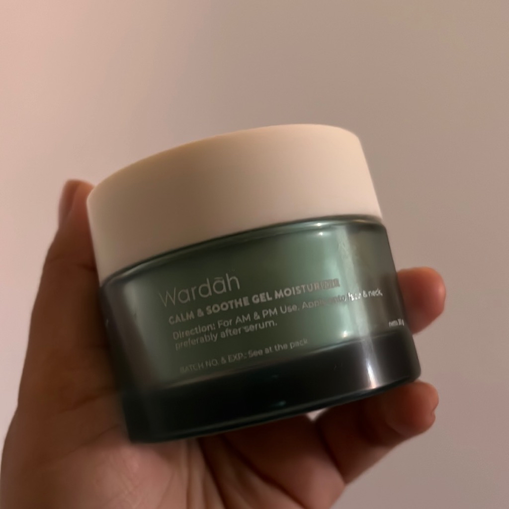 Calm and Soothe Gel Moisturizer imgfdn-68430486-905f-4916-8f7b-0bbb826c5323
