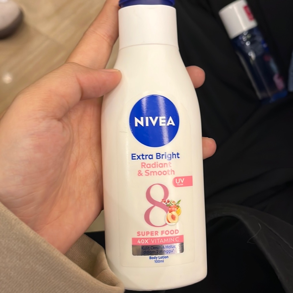 Sensational White Lotion - Radiant Rose imgfdn-5a13a749-df9e-4817-a9ae-ebbd85338683