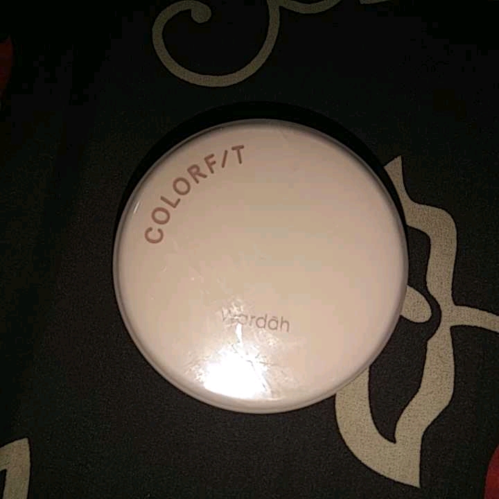 Colorfit Perfect Glow Cushion - 22N Light Ivory imgfdn-49d78603-efaf-49f2-b548-d7f759a94c3d