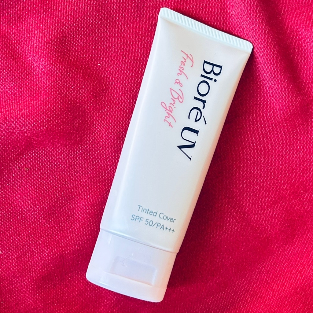 UV Fresh & Bright Instant Cover imgfdn-dbcf405b-fd88-442c-bf82-3e2cbe2546f5