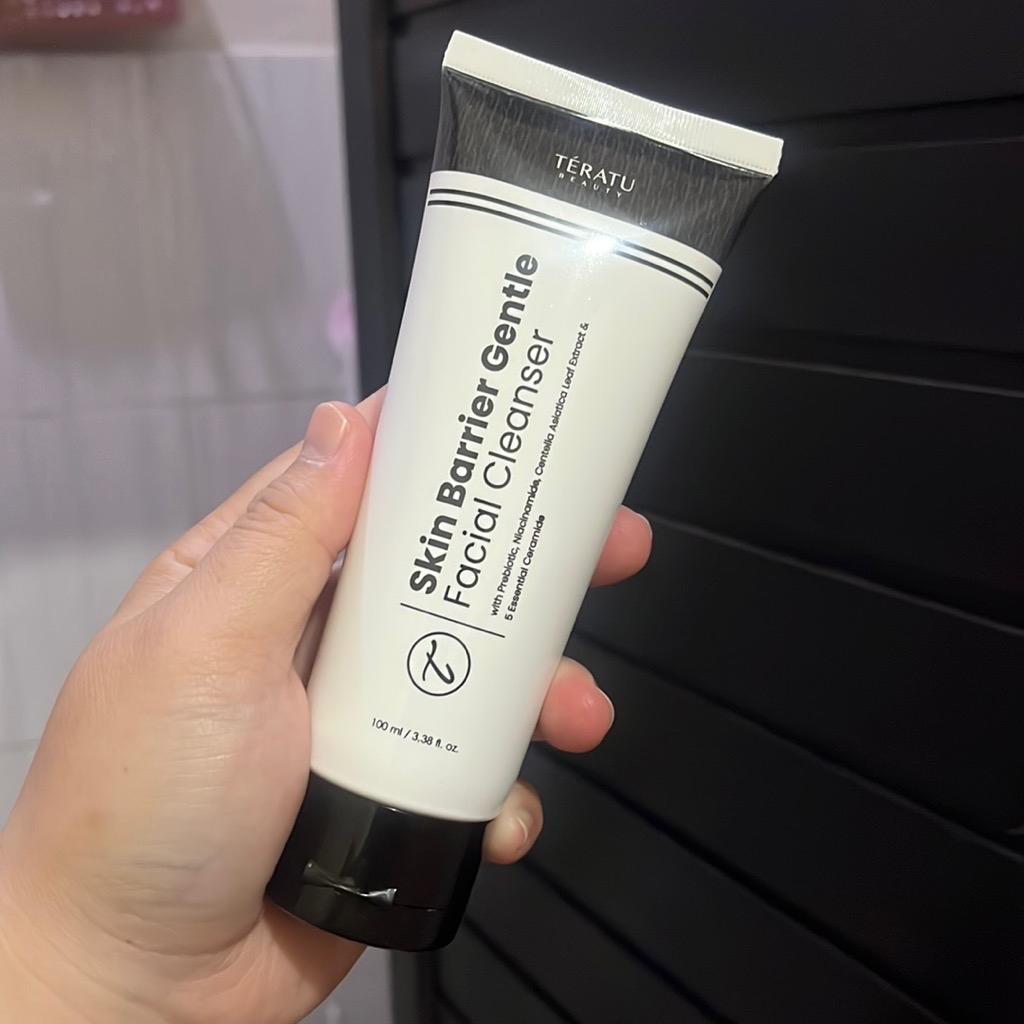 Skin Barrier Gentle Facial Cleanser imgfdn-d9dc5e09-5277-496c-86b5-9c7013876af4