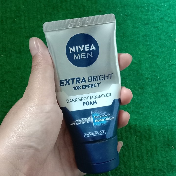 Extra White 10x Effect Dark Spot Minimizer Foam imgfdn-46e0f194-e3aa-4403-9de1-8d20814f5de0