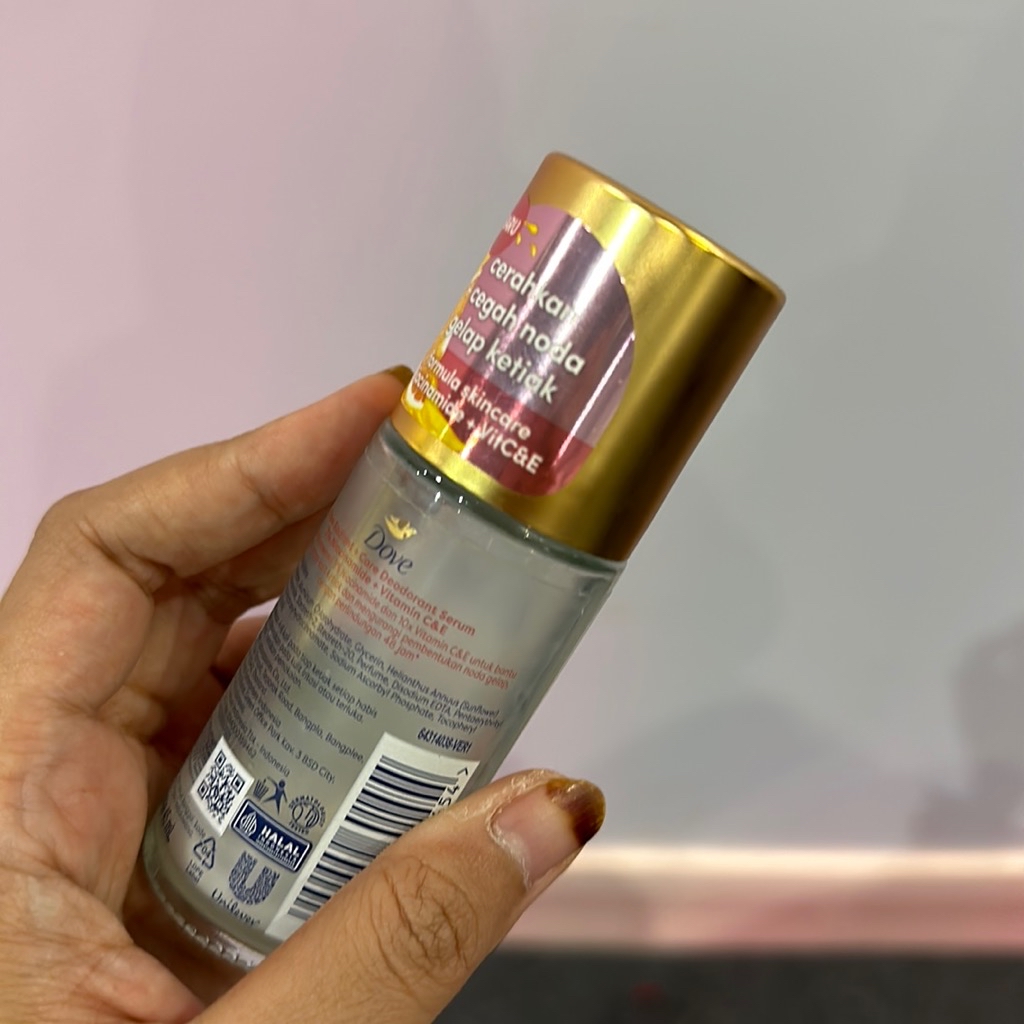 Radiant+Care Deodorant Serum Roll On - 3% Niacinamide + 10x Collagen imgfdn-0690efb6-7c35-4127-a030-86d0870581cd