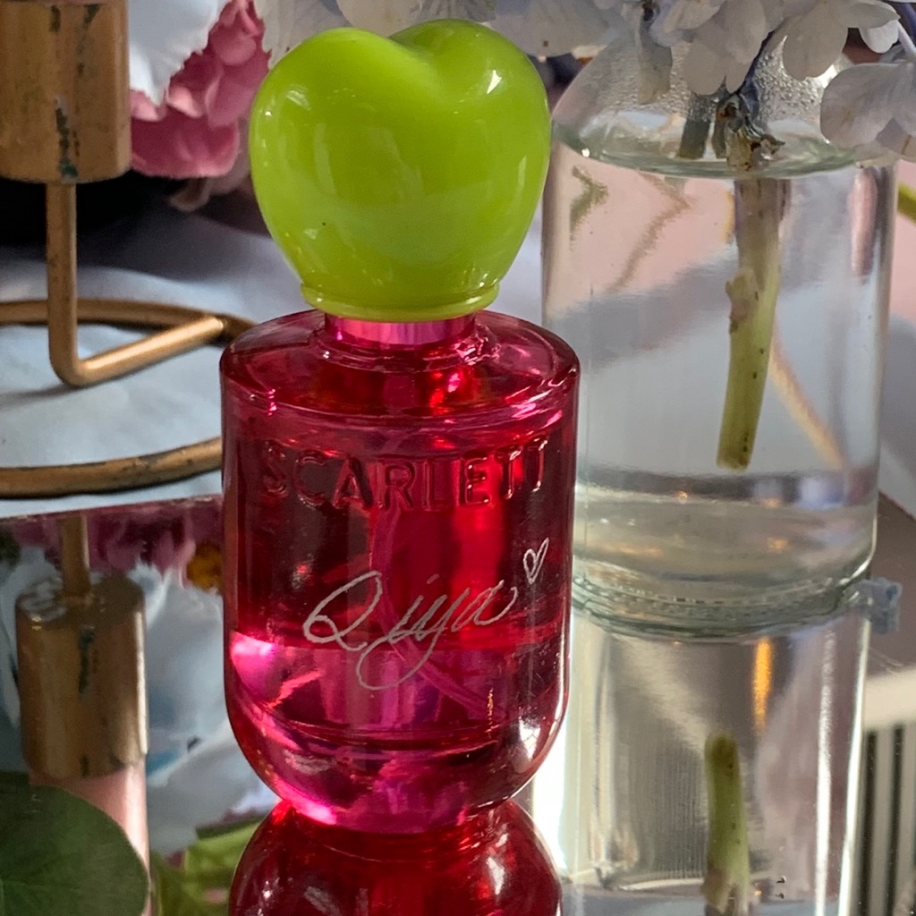 Sweetie Love Extrait De Parfum imgfdn-e5c52cf3-8b01-4fa4-8b69-b6fec671dfb2