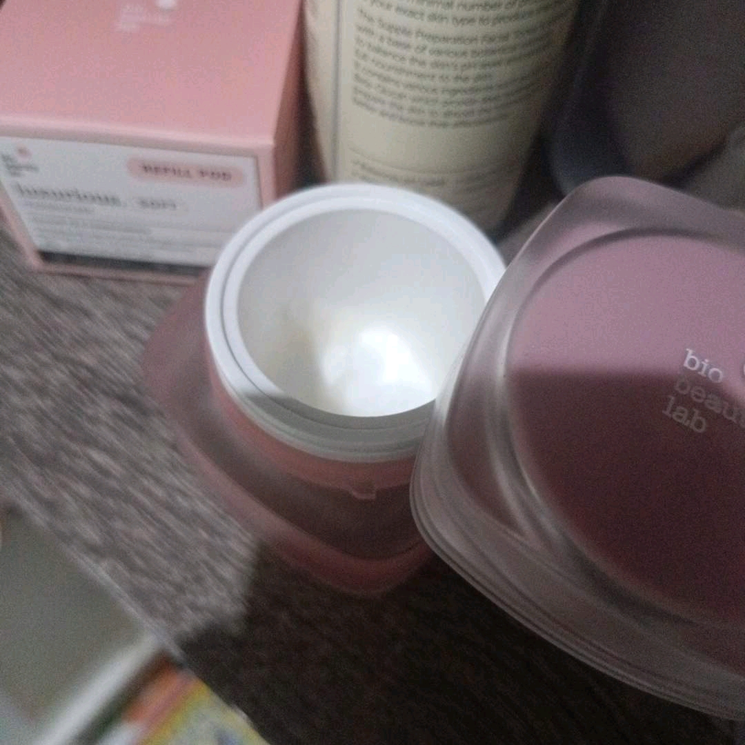 Luxurious Soft Moisturizer imgfdn-910768b5-3729-4ec6-a17c-c69f73923bfe