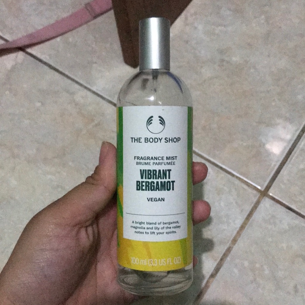 Vibrant Bergamot Body Mist imgfdn-f74a53a7-be37-41b3-b8b4-cfd0328b3439