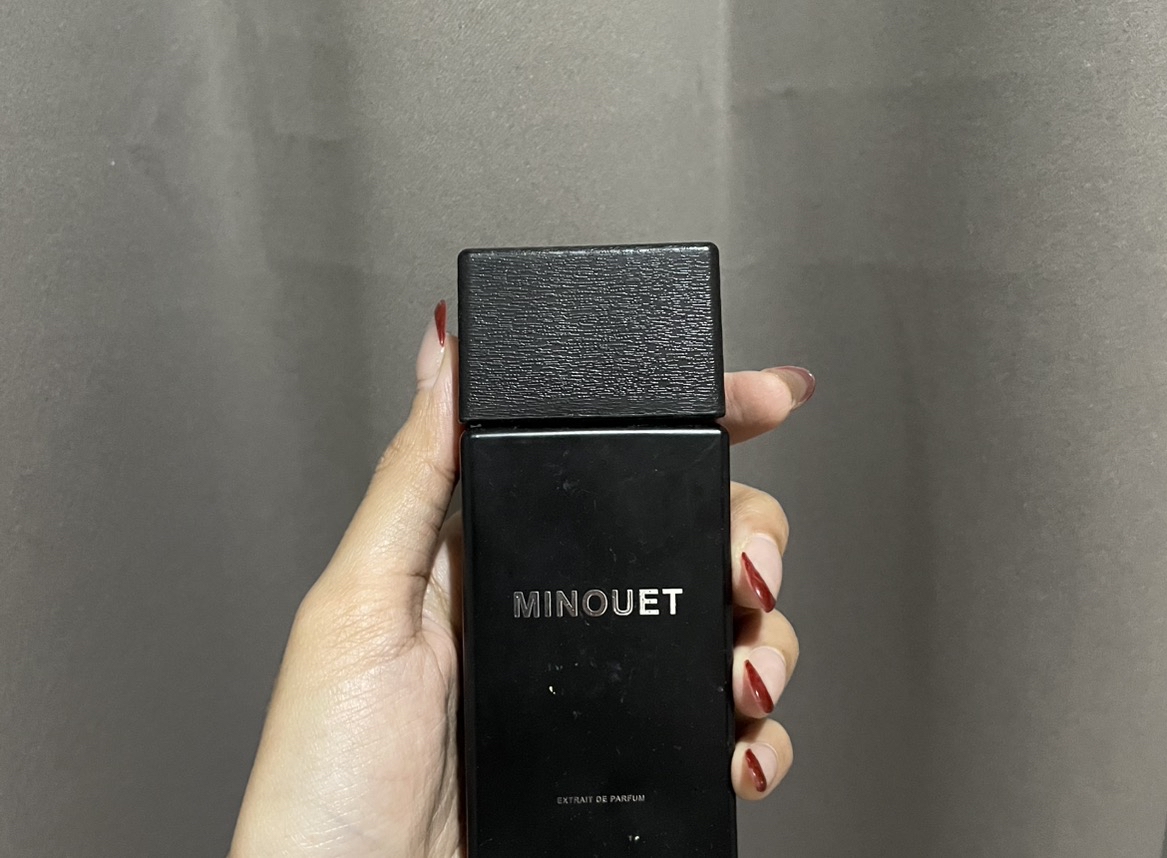 Minouet Extrait de Parfum imgfdn-60f8f436-a4c9-4fdd-9ba4-19a264d57de2