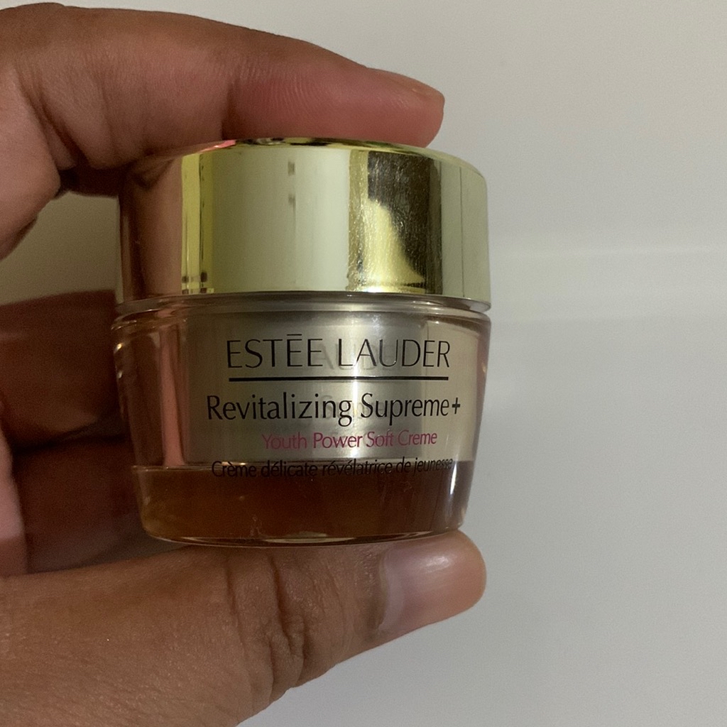 Revitalizing Supreme+ Global Anti Aging Power Crème imgfdn-d8f3225f-5a96-4051-b7cf-8c3bd8862537