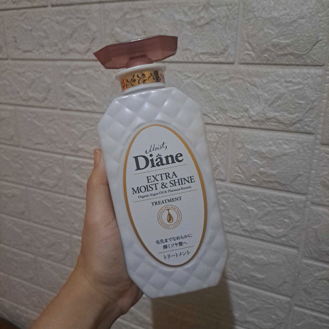 Moist Diane - Moist Diane Extra Moist and Shine Treatment (Conditioner) imgfdn-34e5fce7-61ec-4a5c-82a2-87918cad8721
