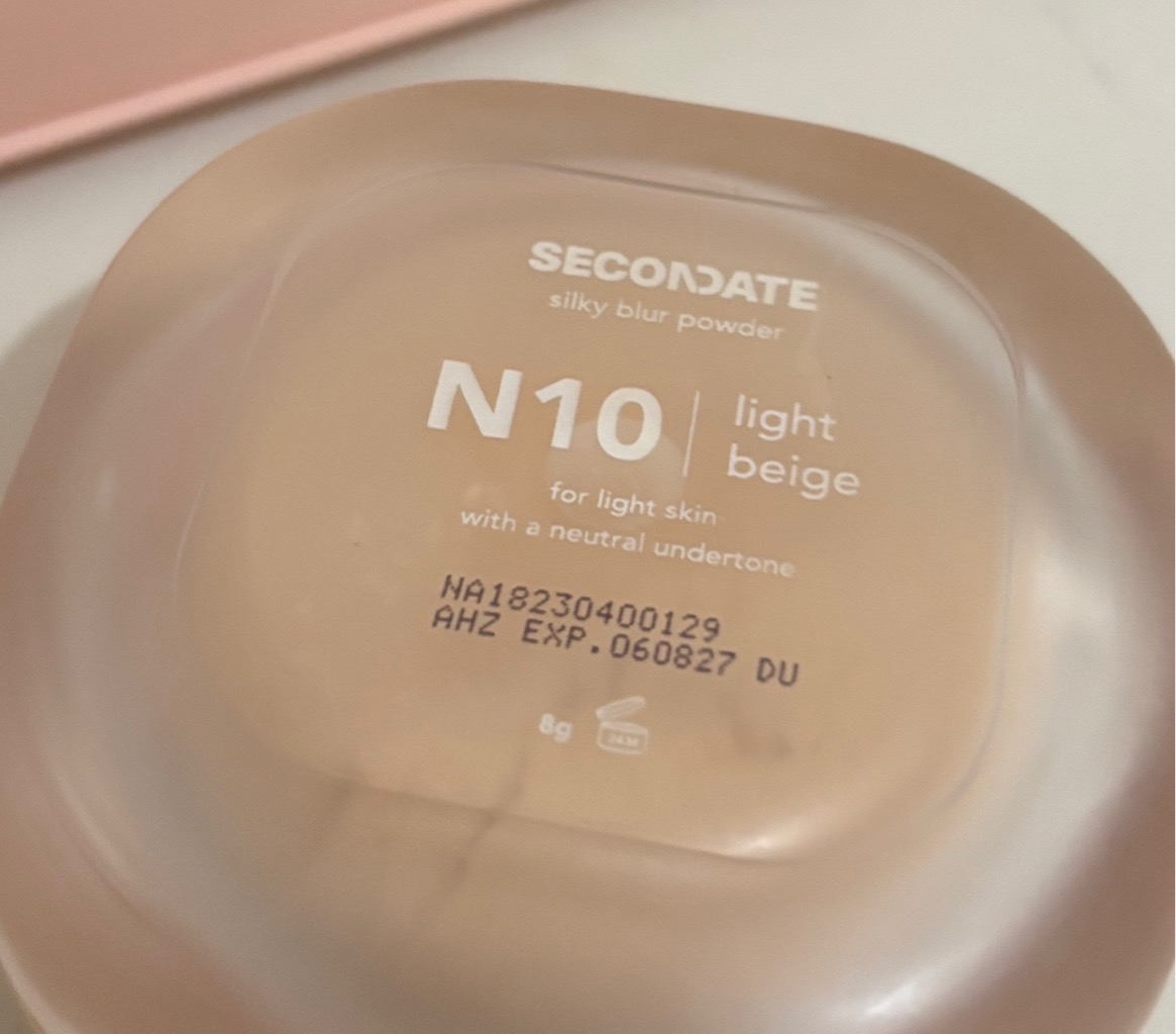 Silky Blur Powder - N10 Light Beige imgfdn-71f43ff5-cc5f-4007-8f4a-542f6c2c7386