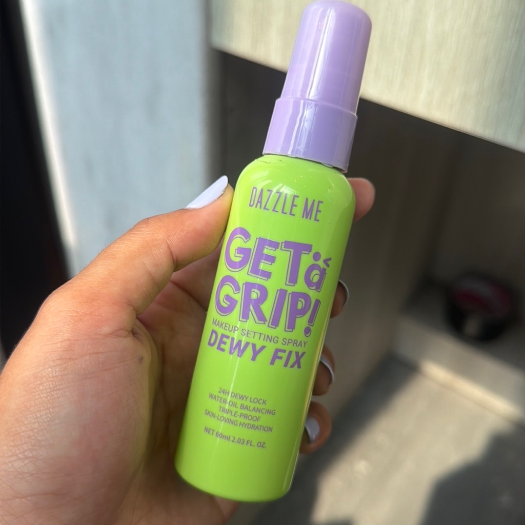 Get a Grip! Makeup Setting Spray Dewy Fix imgfdn-abfdcf3c-7d92-4e27-acee-1bfb4dca9dd3