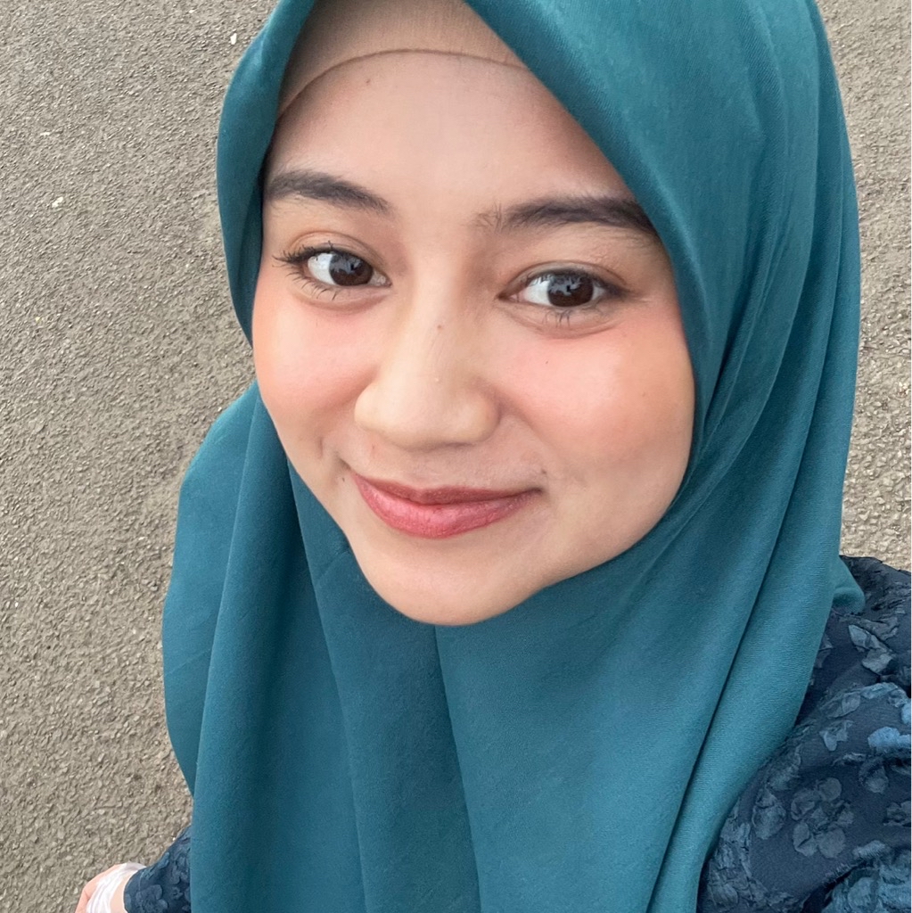 Unbothered Demi-Matte Cushion - W00 Chiffon imgfdn-5c95bff7-b7f6-4469-bee4-09aa577d0d9d