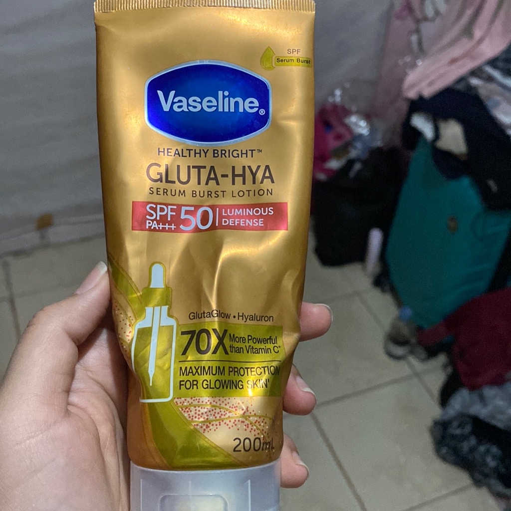 Healthy Bright Gluta-Hya Serum Burst Lotion - SPF 50 PA+++ Luminous Defense imgfdn-41732bee-ef40-4fc5-b9a5-91b68cb96dbd