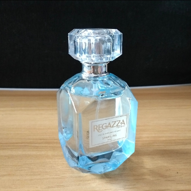 Femme Eau De Parfumée De Luxe - Sparkling imgfdn-30c64956-244f-46ee-8925-2811967b9363