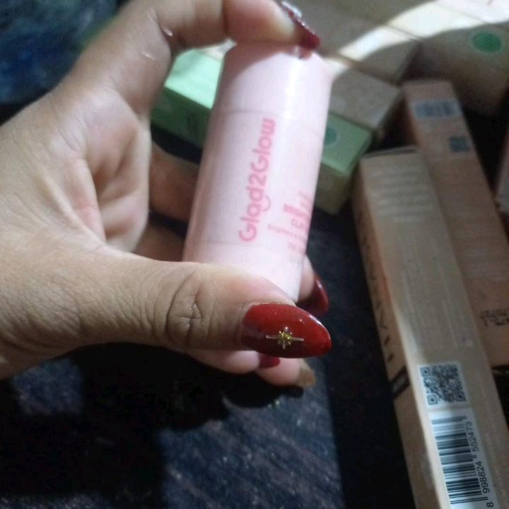 Pomegranate Niacinamide Brightening Clay Stick imgfdn-e8d70d4a-5785-453f-b187-eb6b763a2e00