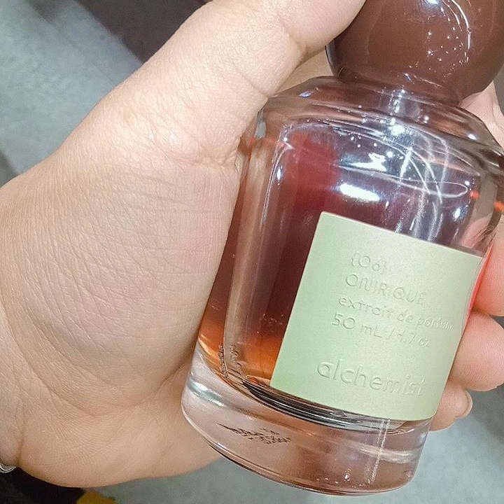 Onirique Extrait de Parfum imgfdn-d4c2510b-67e1-415f-a1bf-4dd89d43722d