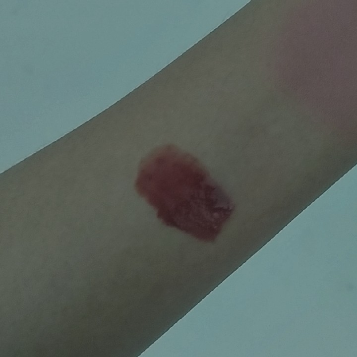 Glasting Liquid Lip - 04 Rosewood Radiance imgfdn-835cc6ff-e2bf-4e92-92ef-ccd4124f46a3