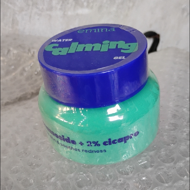Water Calming Gel Moisturizer imgfdn-24e3c1e6-b3ac-4cd9-90db-7e1ed0e7f22a