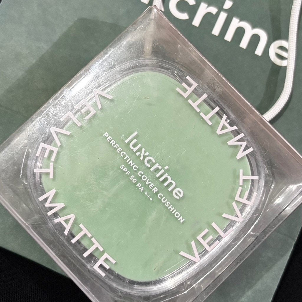 Perfecting Cover Cushion: Velvet Matte SPF 50 PA+++ - W02 imgfdn-1f4b95eb-90ba-4d2a-a95b-0d52d830d3c4