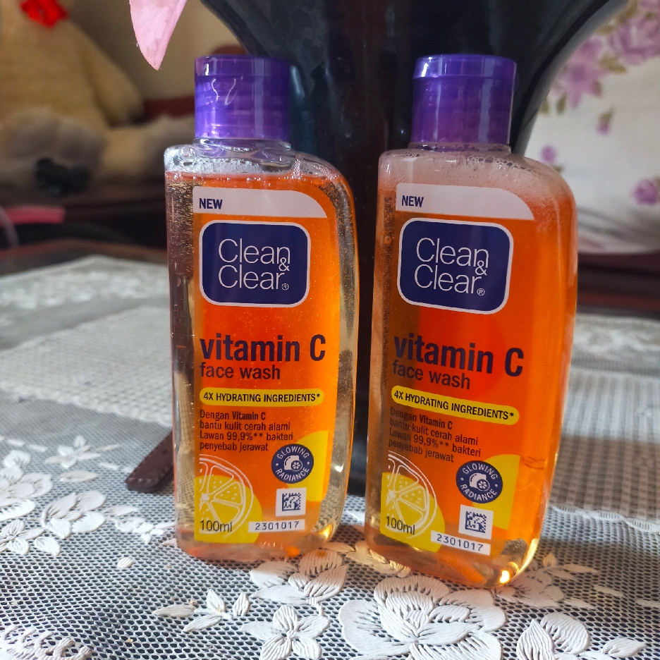 Vitamin C Face Wash imgfdn-b68f95e2-8306-4912-a31b-5fb6d65b3e3e