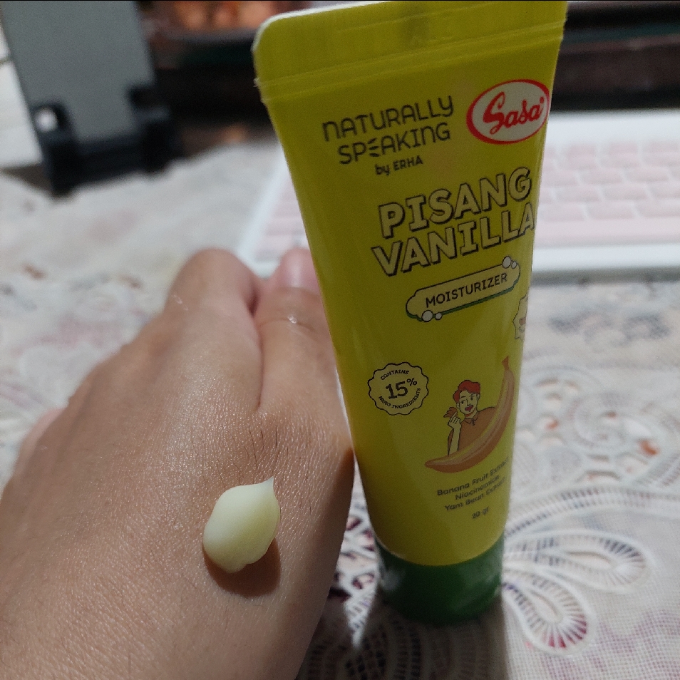 x SASA Pisang Vanilla Moisturizer imgfdn-fc220bc1-1a25-4efd-8398-d3f1672124d0