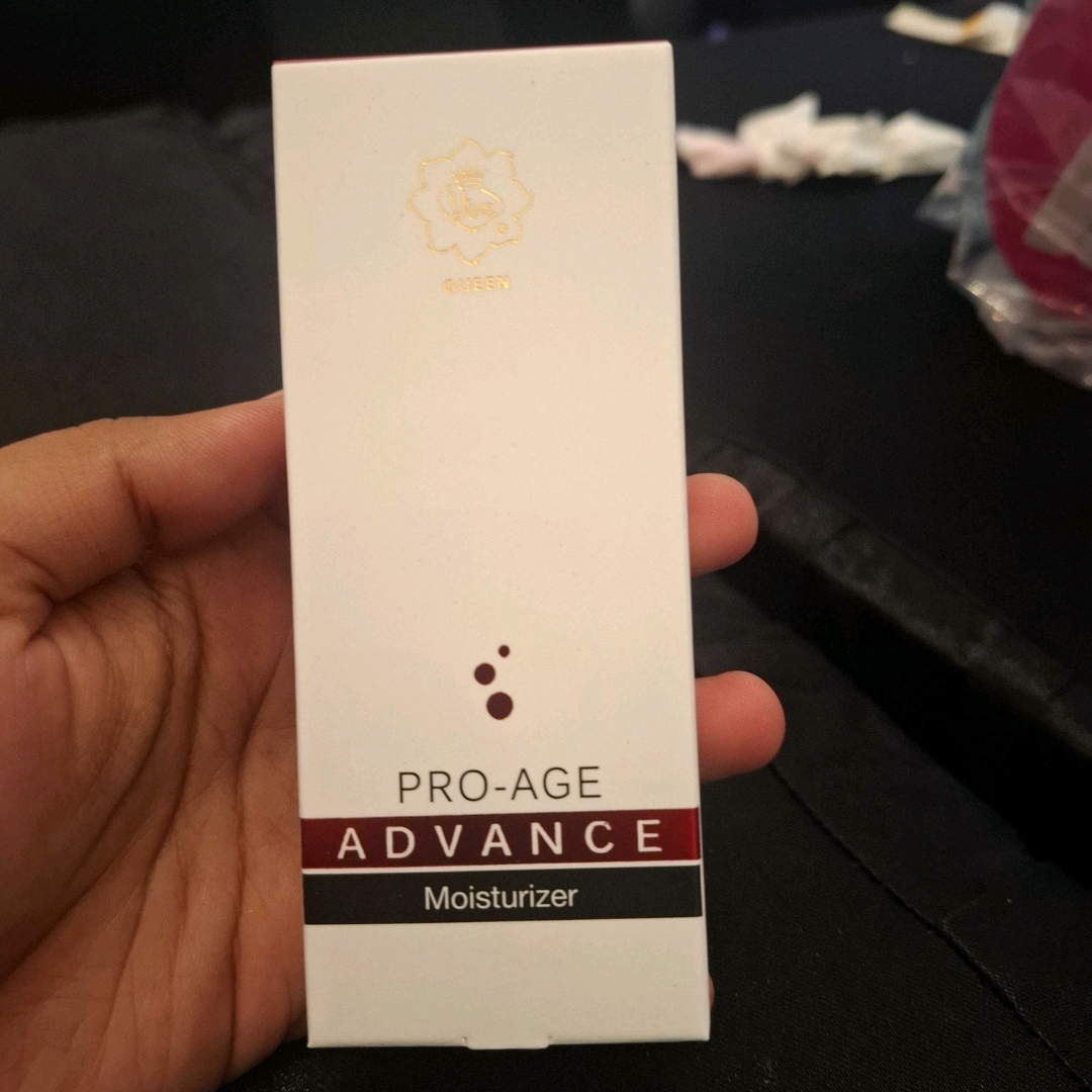 Queen Pro-Age Advance Moisturizer imgfdn-2da88463-daff-4c6a-ae31-18854e279bd6