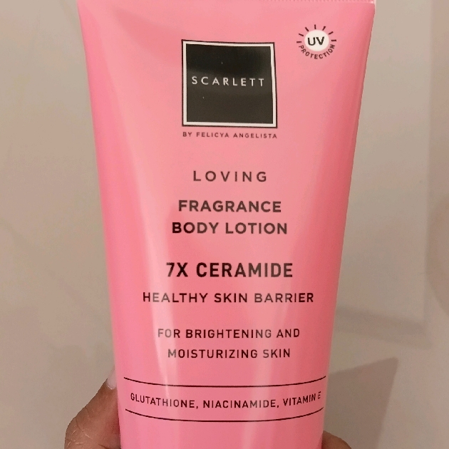 Fragrance Brightening Body Lotion - Loving imgfdn-a347dca8-eb57-41b4-a0dd-81120f857b00