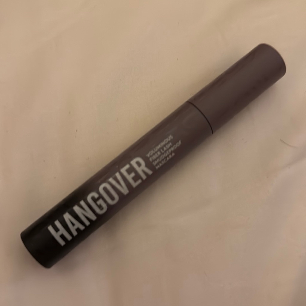 Hangover Voluminous Fiber Lash Smudgeproof Mascara imgfdn-215d57b9-55db-4d71-87c5-f85e12a6457d