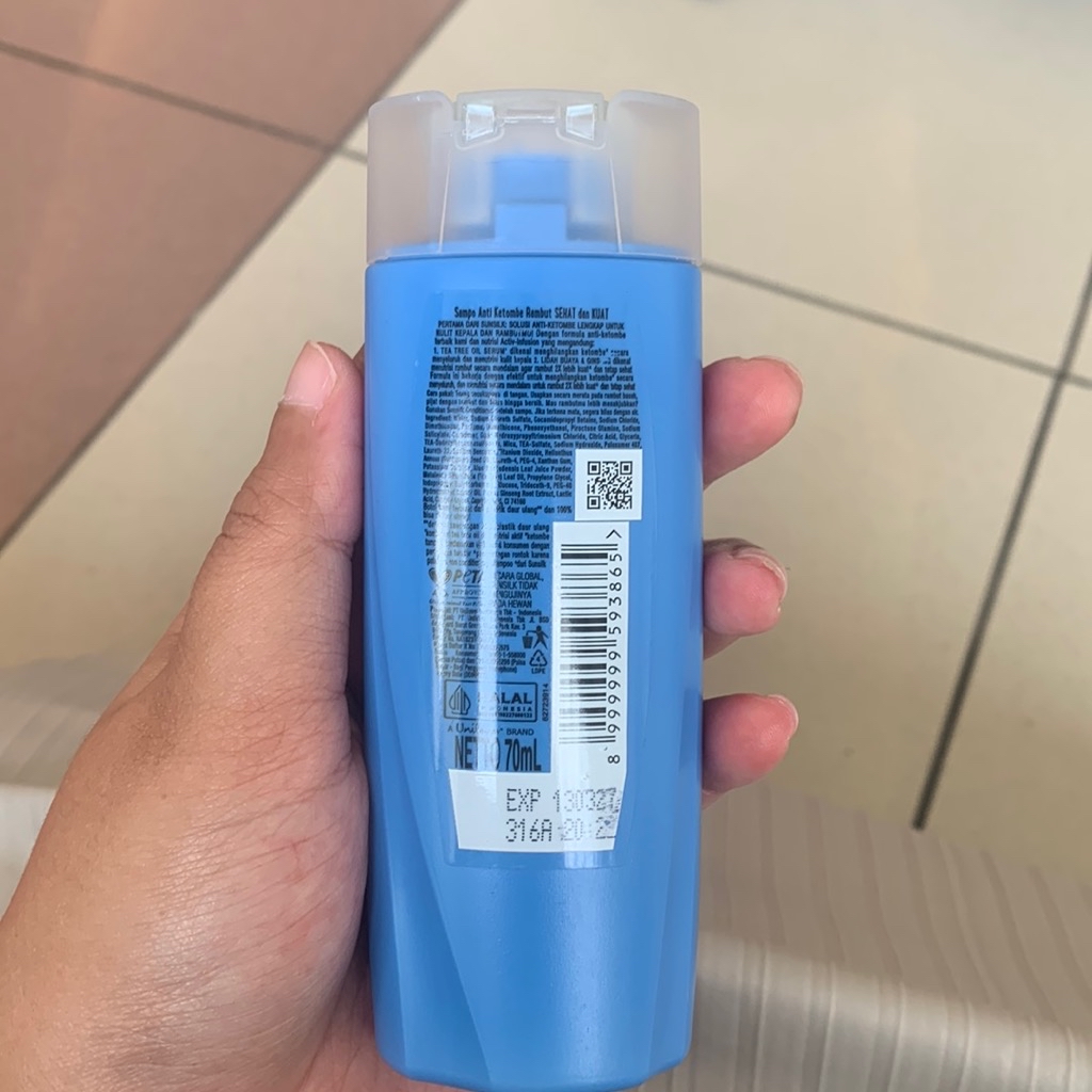 Anti Dandruff Solution Shampoo imgfdn-65978405-fed0-49cf-b5ab-520de95796a7