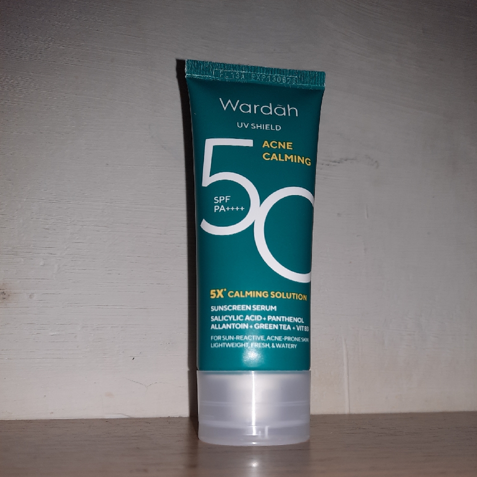 UV Shield Acne Calming Sunscreen Serum SPF 50 PA++++ imgfdn-4630bfe8-3b3e-4988-8b92-247d3ccf6ea9