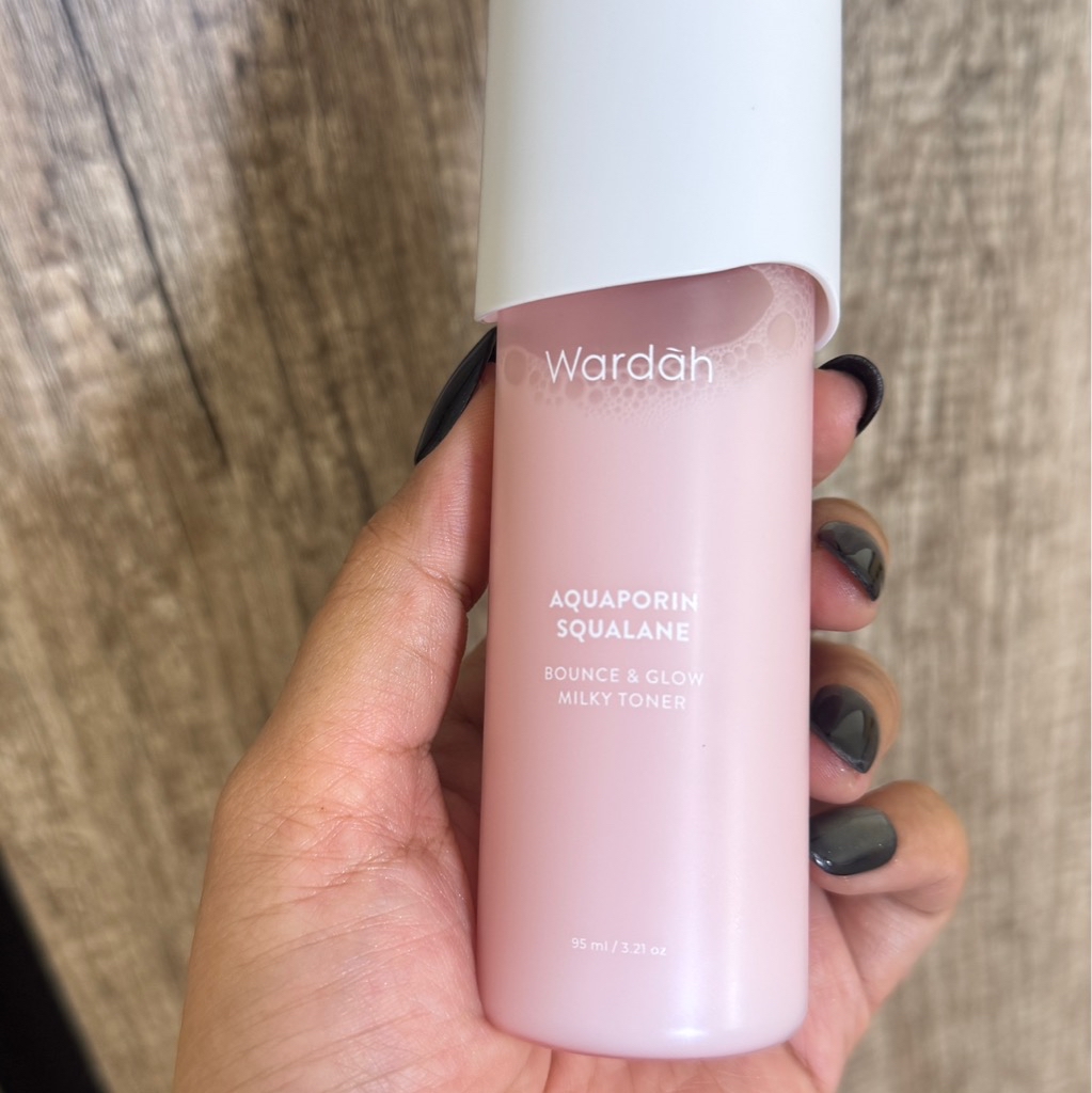 Aquaporin Squalane Bounce Glow Milky Toner imgfdn-b7c3ec7a-a754-420b-8492-4a77856fb67d