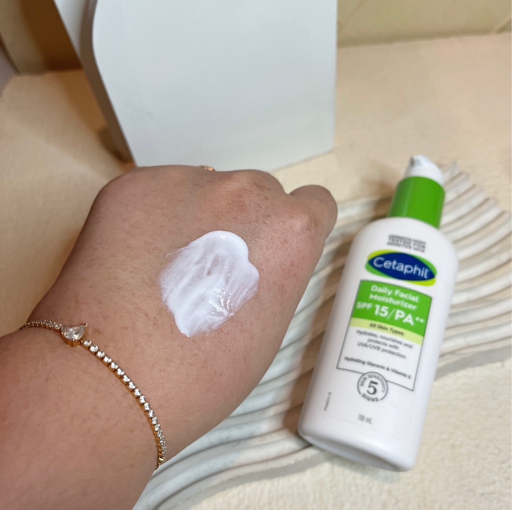 Daily Facial Moisturizer SPF15 imgfdn-70a74723-fca6-4c57-a9fc-6dead0a2e30b