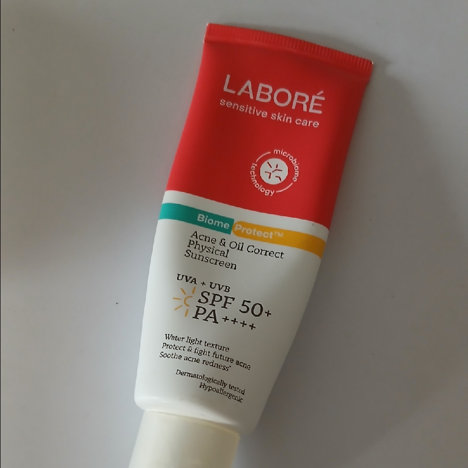 BiomeProtect Acne & Oil Correct Physical Sunscreen SPF50+ PA++++ imgfdn-33b02a20-f51a-410c-9d89-995a07cb1076