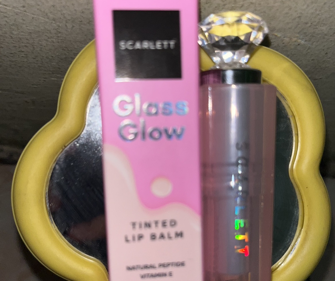 Glass Glow Tinted Lip Balm - Pink Punch imgfdn-8b4407ff-0d76-4b2e-8aba-e2e754530e51