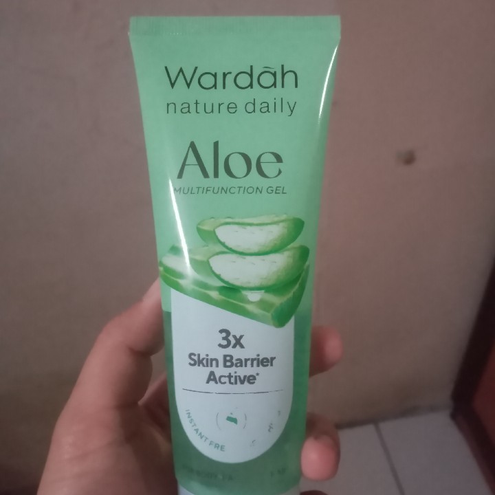 Nature Daily Aloe Hydramild Multifunction Gel imgfdn-ba11e908-044d-47a2-8589-b29ee3de5c74