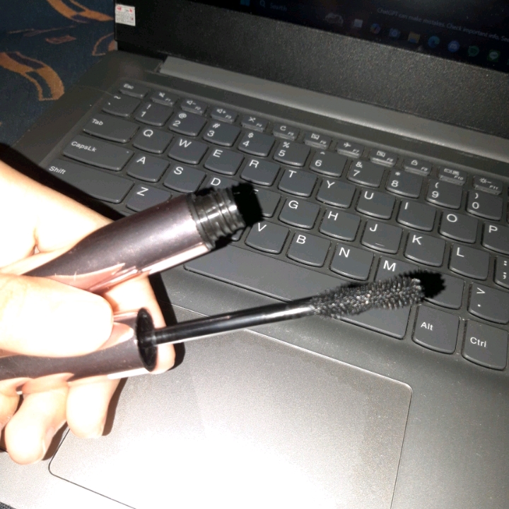 Noir Lash Mascara imgfdn-b2722e0a-561b-4b9e-b98f-48ca9c6eb64b