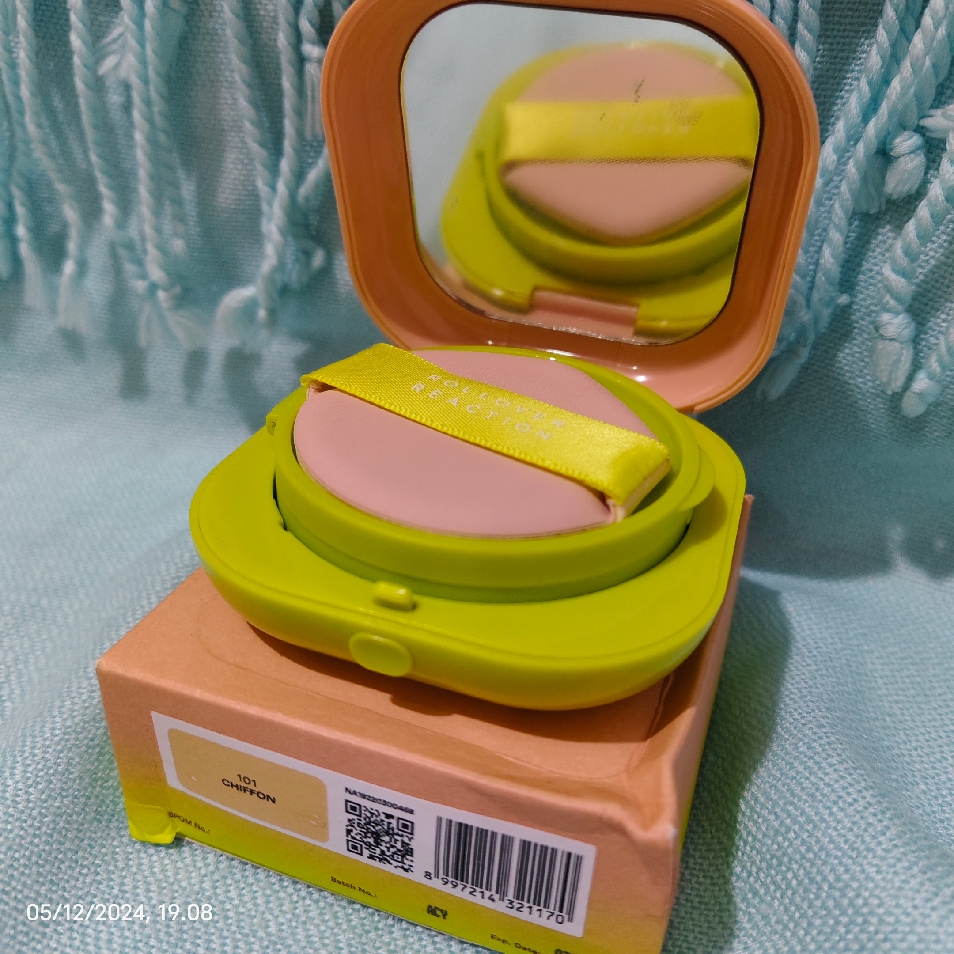 PLUMP Skin Loving Blurring Cushion SPF 29 PA+++ - Chiffon imgfdn-c0499d70-e7c6-4b75-ad82-02c32c2d10c6