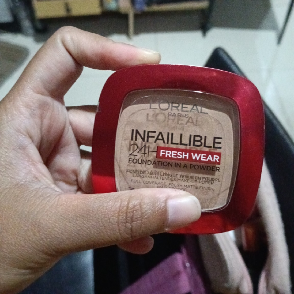 Infallible Pro-Matte 16HR Powder - 200 Natural Beige imgfdn-cb44cf2b-f112-4f8b-a0d8-7d4b32d97a69