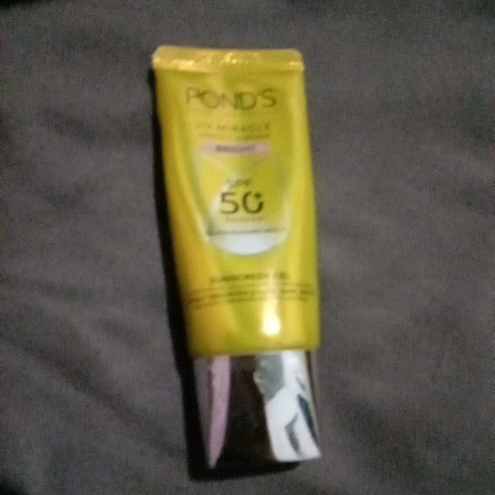 UV Miracle Protect & Repair Sunscreen Hydrate SPF50 imgfdn-f3da9d4f-2cad-4ac5-bb8d-5e94e758514a