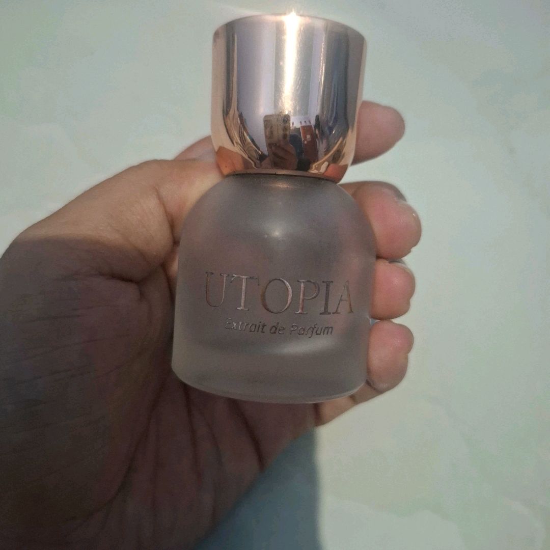 Utopia Extrait De Parfum imgfdn-52faaf1d-e400-4093-846e-f42074f6041b