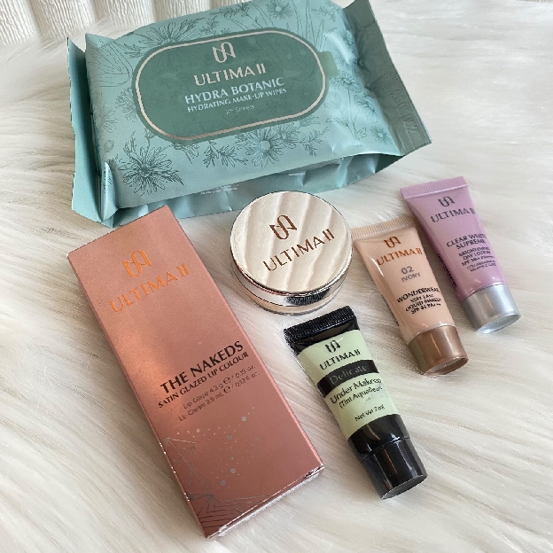 Hydra Botanic Hydrating Make-Up Wipes imgfdn-afea1eca-1dbf-4f79-9c4c-2664f767423e