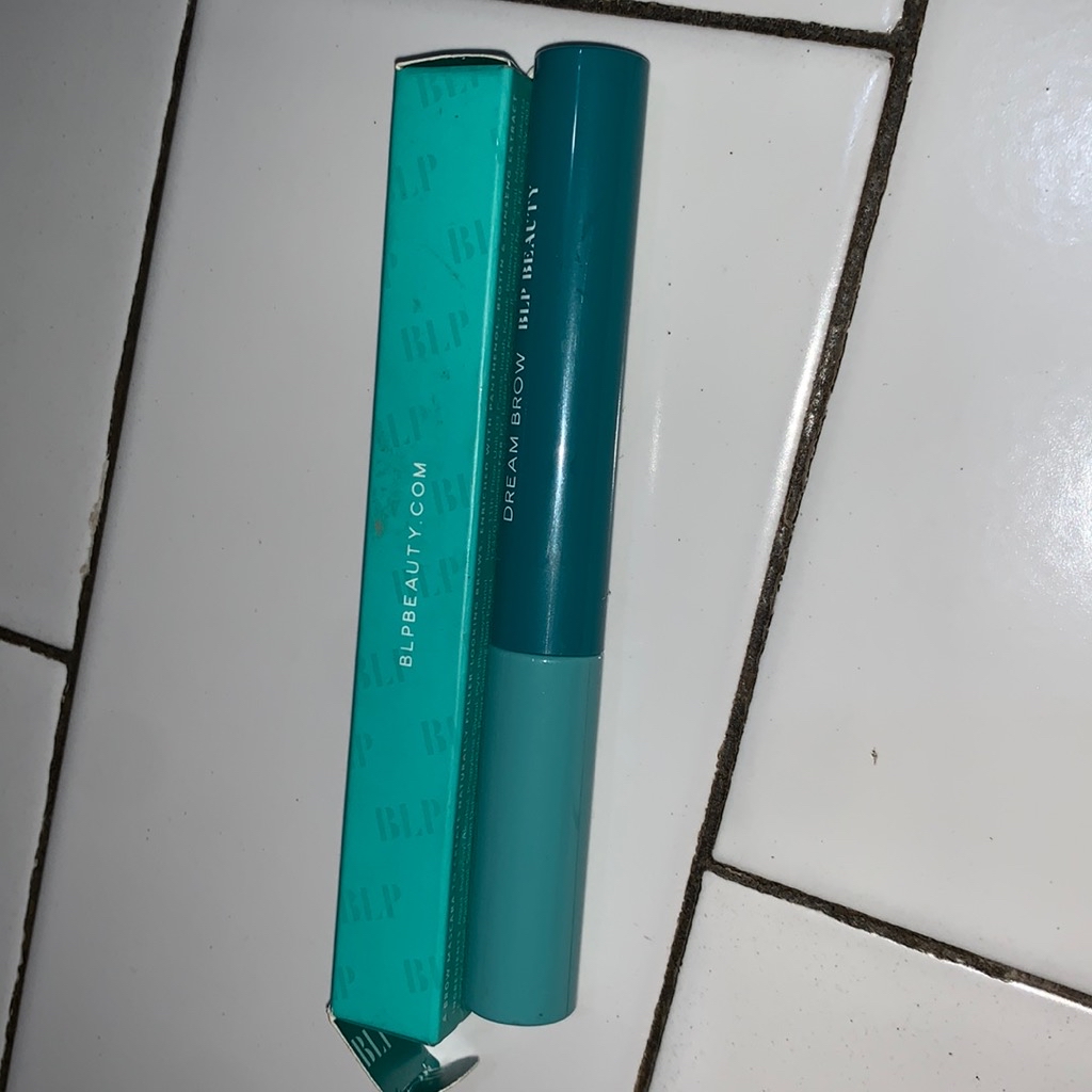 Dream Brow - Clear imgfdn-09eaeffd-1a00-4c11-bd77-3a625de7a65a