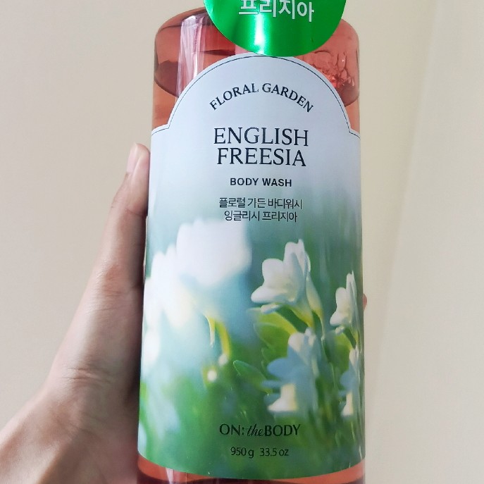 Floral Garden Body Wash - English Freesia imgfdn-06e1346e-b445-4861-9de8-2367a7ace063