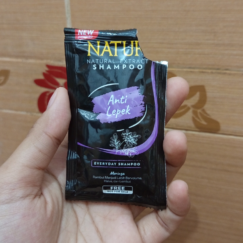 Natural Extract Shampoo - Moringa imgfdn-5691d02f-af3e-4733-b2c7-827087c6c489